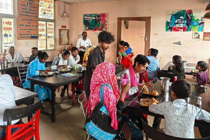 Hindistondagi kafelar chiqindilarni to‘lov sifatida qabul qilishni boshladi