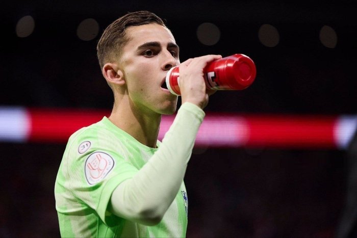 "Бавария" "Барселона" ярим ҳимоячисини нишонга олди