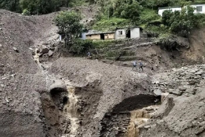 Hindistonda yuz bergan ko‘chki kamida 18 nafar insonning hayotiga zomin bo‘ldi