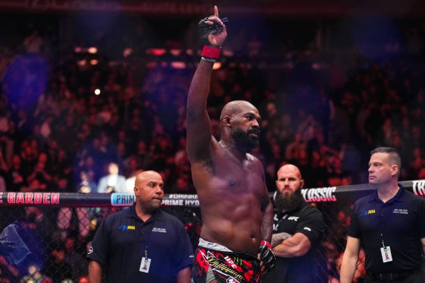 Жон Жонс фаолиятини якунлади. Том Аспиналл — UFC тўлақонли чемпионига айланди! Жон Жонс фаолиятини якунлади. Том Аспиналл — UFC тўлақонли чемпионига айланди!