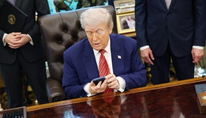 Trampning maslahatchilari unga matbuotga o‘ylab o‘tirmay intervyu berishni kamaytirishni tavsiya qilmoqda 