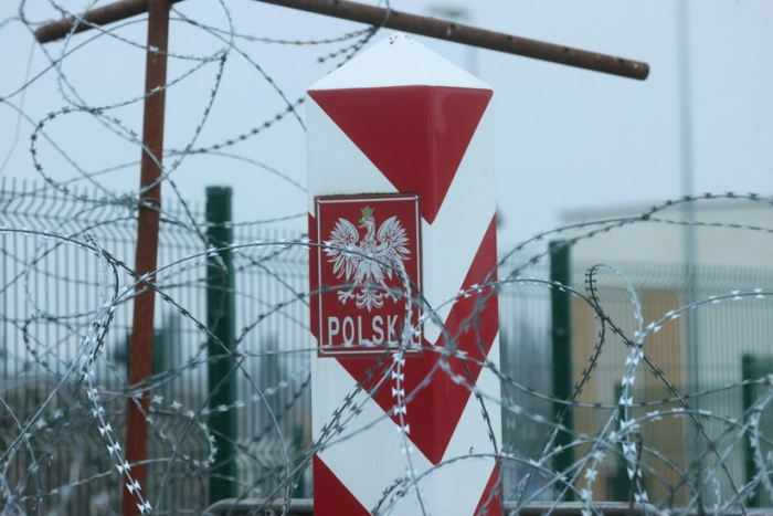 Польша Беларус билан чегарадаги иккинчи деворни қуришни бошлади