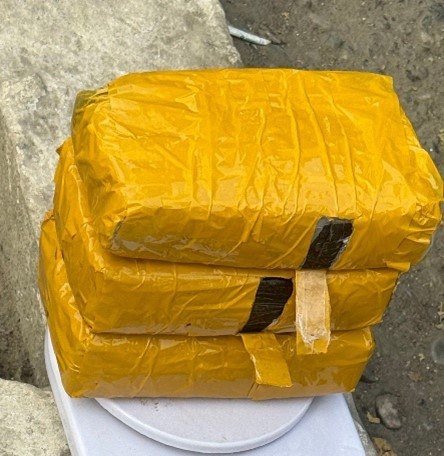 Қирғизистондан олиб кирилган қарийб 3 кг наркотик Андижонда тўхтатилди