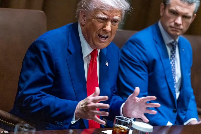 Трамп Гарвардга қарши: "Нафрат ва нодонликка ўргатмоқда" Трамп Гарвардга қарши: "Нафрат ва нодонликка ўргатмоқда"