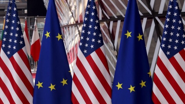 Европа Иттифоқи ва АҚШ савдо битими бўйича келишувга эришди