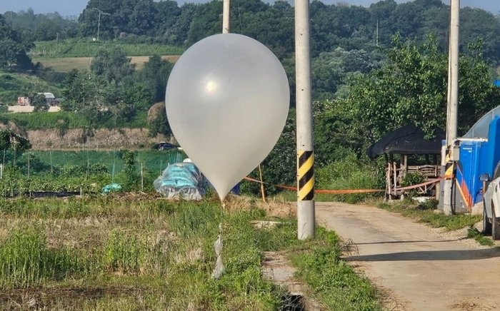 Шимолий Корея Жанубий Кореяга кетма-кет бешинчи кун ахлат шарларини учирди