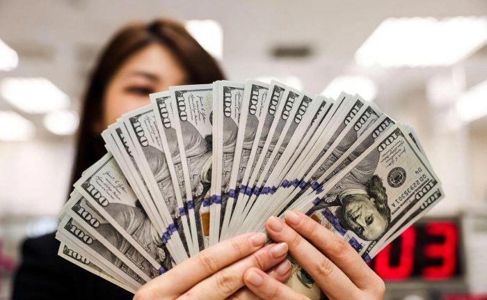 Доллар қадрсизланар экан, сўм мустаҳкамланишда давом этмоқда