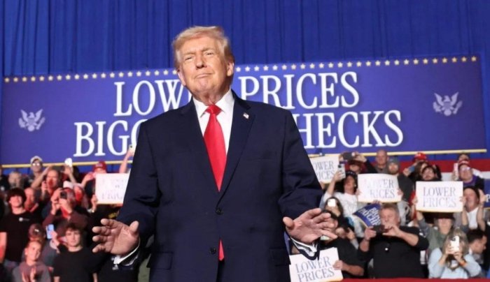 Трамп Эронга қўшимча ҳарбий кема юборилаётганини эълон қилди