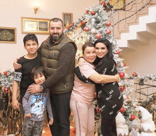 Yulduz Usmonova 57 yoshini yaqinlari va do‘stlari davrasida nishonladi ( +foto)