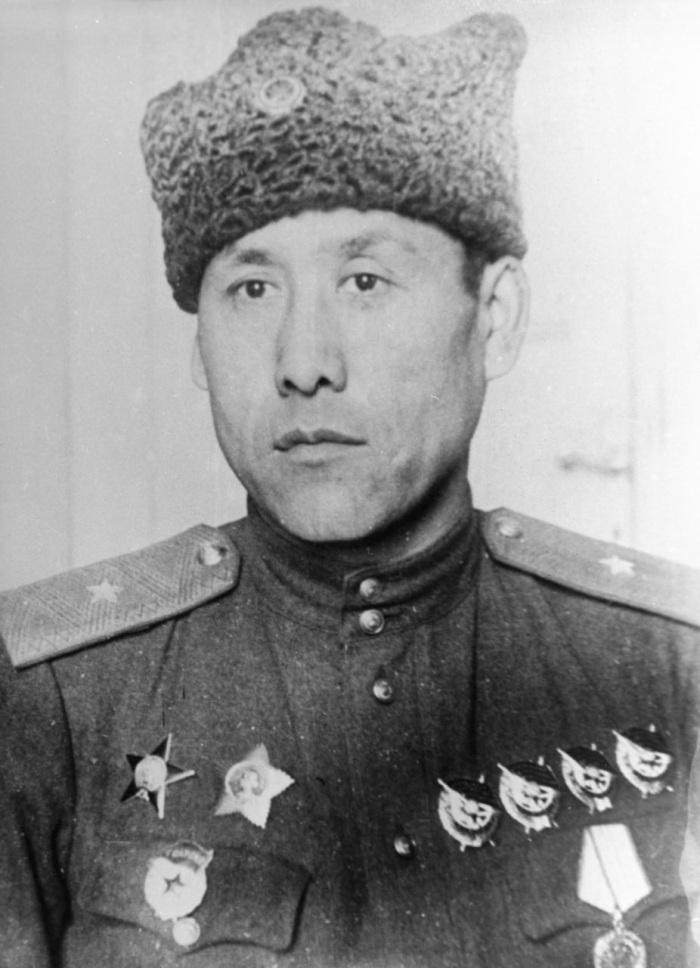 Польшадаги Иккинчи жаҳон уруши музейида Собир Раҳимов жасоратига бағишланган кўргазма пайдо бўлди Польшадаги Иккинчи жаҳон уруши музейида Собир Раҳимов жасоратига бағишланган кўргазма пайдо бўлди