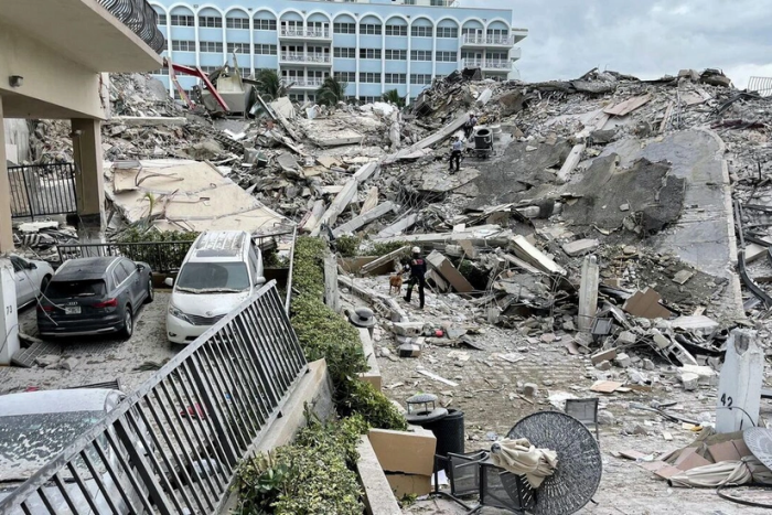 Ҳиндистонда бино қулаши оқибатида ҳалок бўлганлар сони 15 кишига етди