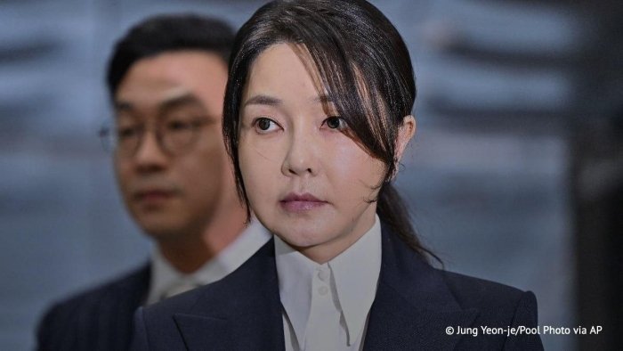 Жанубий Кореянинг собиқ биринчи хоними қамалди