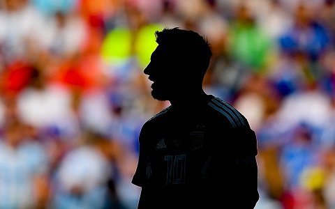 “Oltin to‘p”ga kim munosib: Neymar Salohni tanladi, Messi esa… (video)