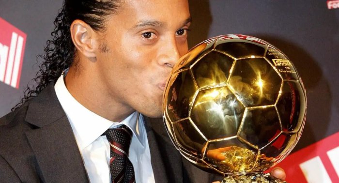 «Бразилиялик сеҳргар» жорий йилги «Олтин тўп» ғолибига совринни топширади