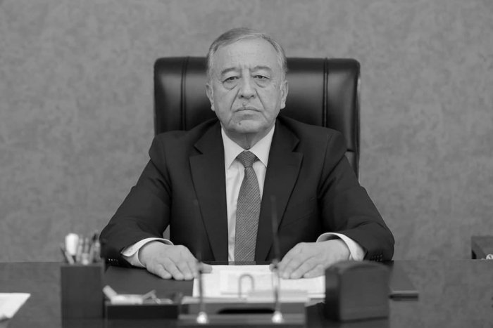 Президент маслаҳатчиси бўлган марҳум Рустам Қосимов мукофотланди