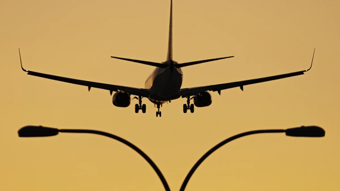 Kipr Livan bilan chegaradagi havo maydonini qisman yopdi