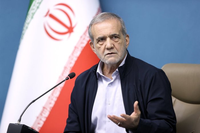 Pazeshkiyon: 14 milliondan ortiq eronlik mamlakat himoyasiga tayyor