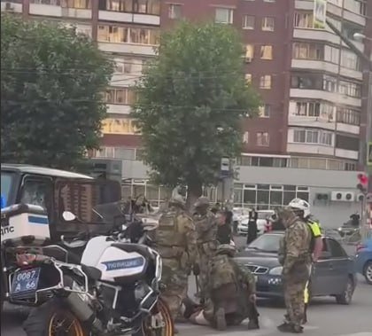 Oynalari sindirildi: Yekaterinburgda «Ozarbayjon-Ural» tashkiloti rahbari qo‘lga olindi