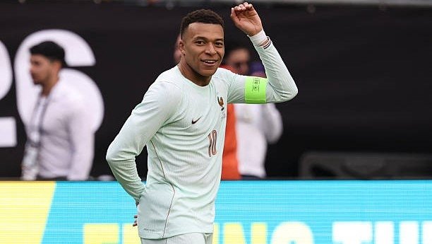 Mbappe Fransiya tarixidagi eng yaxshi to‘purar bo‘lishga bir qadam qoldi