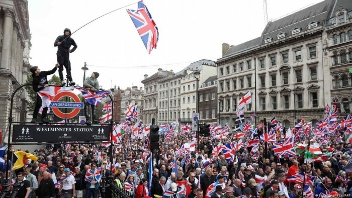 Londonda o‘n minglab odamlar Falastinni qo‘llab-quvvatlovchi namoyishga chiqdi