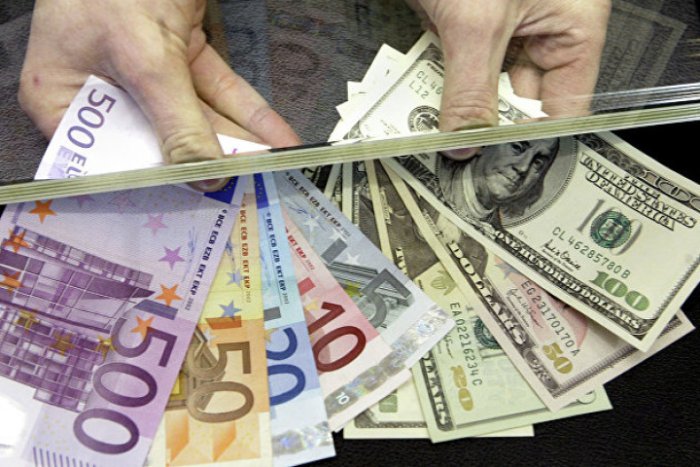 Ўзбекистонда доллар, евро ва рубль курси яна пастлади