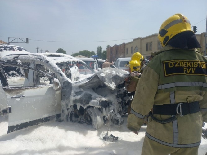 Қашқадарёда "Damas" билан тўқнашган "Captiva" ёниб кетди