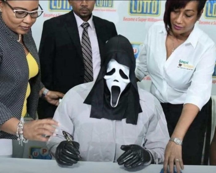 "Мен айнан қариндошларимдан кўпроқ қўрқаман...."