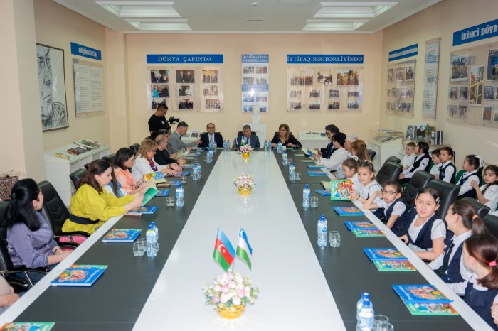 Toshkentda ozarbayjon va o‘zbek ertaklari kitoblari taqdimoti o‘tkazildi