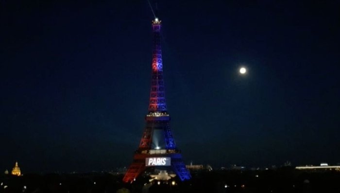 Эйфель минораси "ПСЖ"нинг чемпионлигига ҳозирлик кўрмоқда Эйфель минораси "ПСЖ"нинг чемпионлигига ҳозирлик кўрмоқда