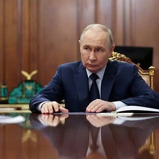 Putin germaniyaliklarning Mersga nisbatan ishonchi qolmaganini aytdi