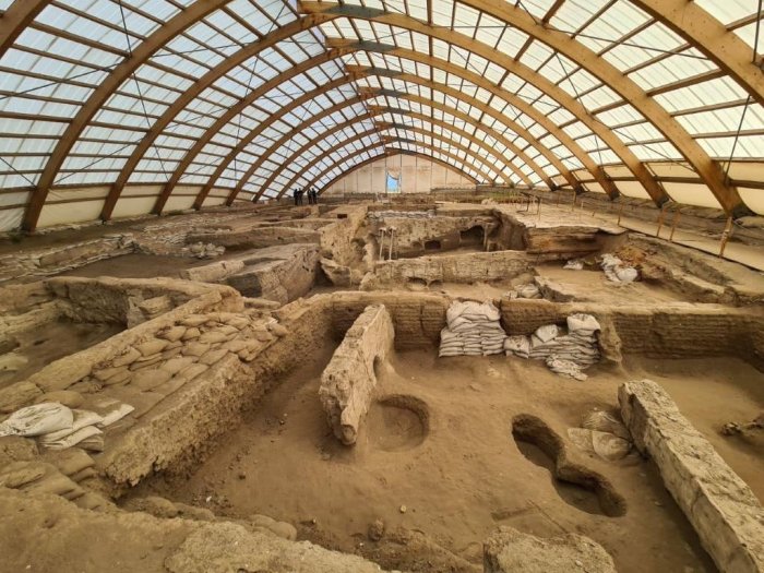 Turkiyadagi neolit davriga oid Chatalho‘yuk manzilgohida ayollar jamiyati mavjudligi aniqlandi