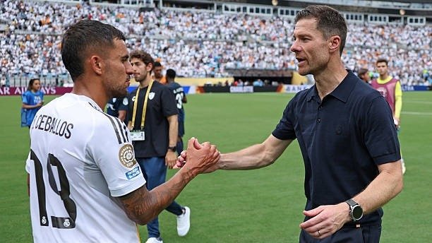 Хаби Алонсо бу трансферни блоклади