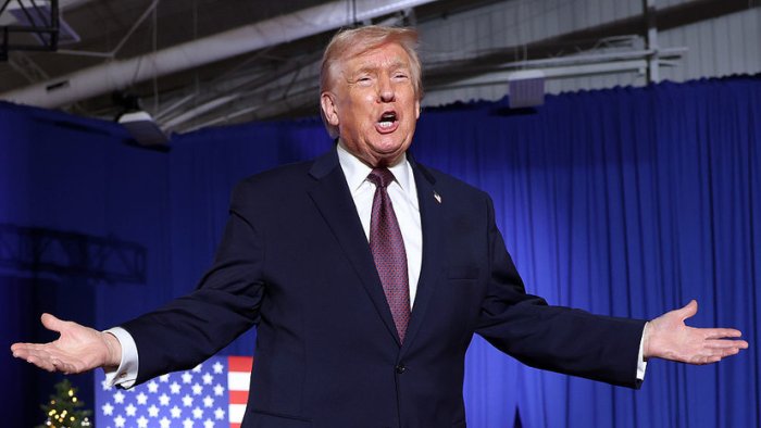 Трамп АҚШ ҳарбий раҳбарияти билан бирга баёнот беради