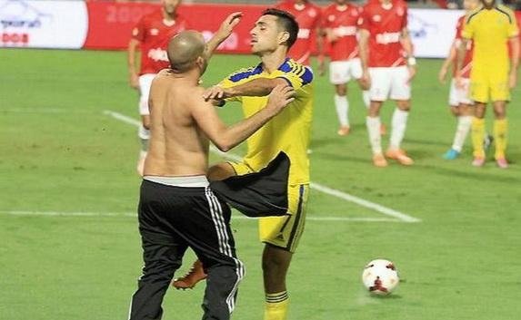 Исроиллик футболчи 99 йилга футболдан четлатилди