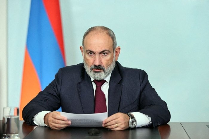 Pashinyan: Hozirgi bosqichda KXSHTdagi ishtirokni muzlatish kifoya