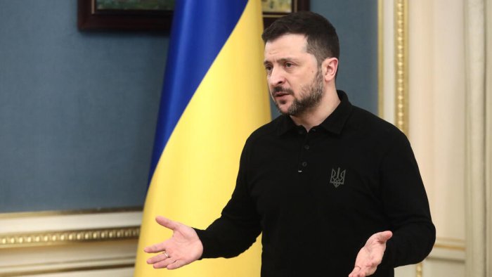 Ҳибсхонасидаги депутат Трампни Зеленскийга қарши санкциялар қўллашга чақирди