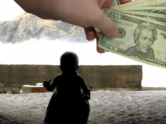 Ular menga pul uchun zarba berishdi