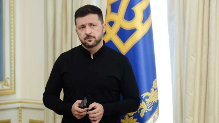 Зеленский: "Россия бир кечада Украинага 200 дан ортиқ дронларни учирди"