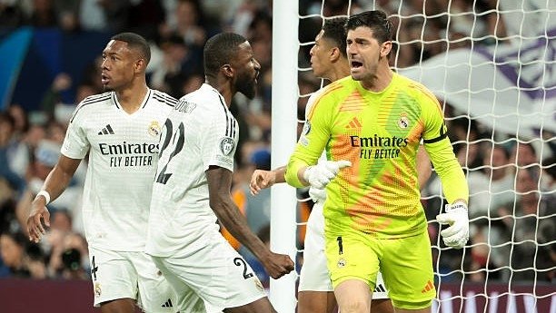 "Реал" ўзига кераксиз икки нафар ҳимоячини аниқлаб олди. Улар ёзда текинга жамоадан кетади