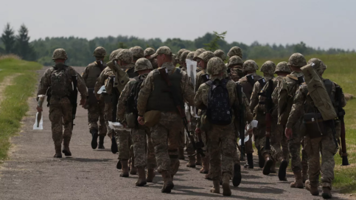 Украина Бош штаби: Швециядан келган инструкторлар Украина Қуролли Кучларига ўрмонларда жанговар ҳаракатлар олиб боришни ўргатмоқда Украина Бош штаби: Швециядан келган инструкторлар Украина Қуролли Кучларига ўрмонларда жанговар ҳаракатлар олиб боришни ўргатмоқда