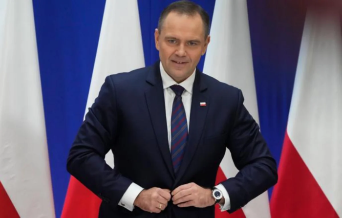 Польша президенти Украинадан келган қочқинларга ёрдам кўрсатишни тўхтатувчи қонунни имзолади