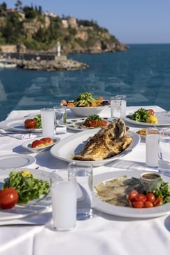 Istanbulning o‘ziga xos dengiz mahsulotlarini tatib ko‘ring