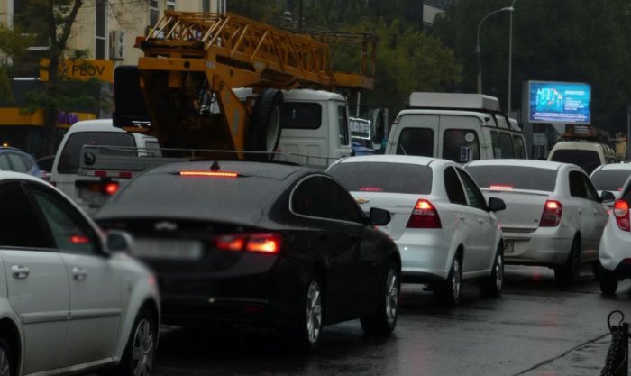 Йўл ҳаракати иштирокчиларининг йўл ҳаракати қоидаларига қатъий риоя этиши таъминланади