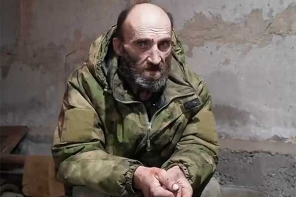 Men qoramagizni sikdim Busty, gozal kaltaklar bilan keng eshaklar becerdin