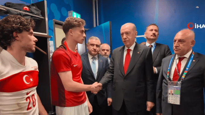 Erdo‘g‘an Yevro-2024dagi mag‘lubiyatdan so‘ng futbolchilar bilan uchrashdi va ularga tasalli berdi