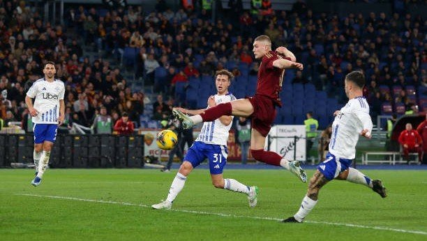 Италия чемпионати. Шомуродов ўрнига захирадан майдонга тушган Довбик "Рома"га ғалаба келтирди