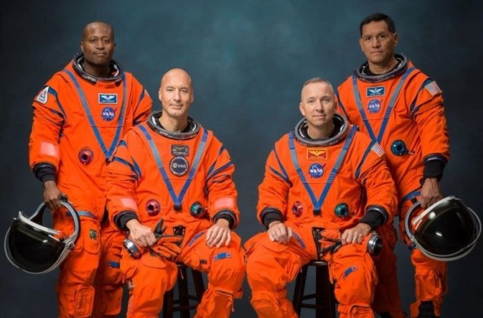NASA “Артемида-3” Ой миссияси экипажи таркибига ки