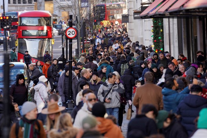 Buyuk Britaniyada eng kam ish haqiga solinadigan soliqlar o‘n yil ichida deyarli ikki baravar oshdi