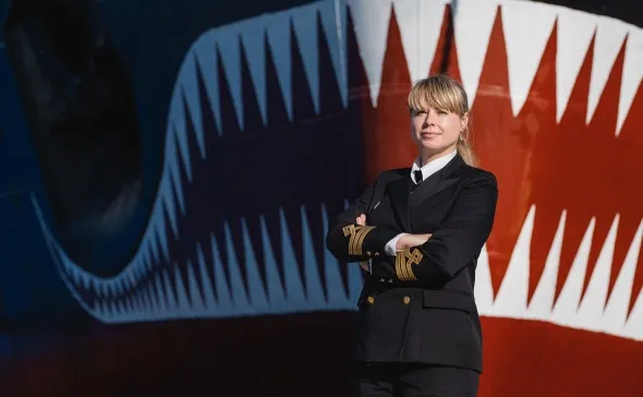 Tarixda birinchi marta ayol kishi atom muzyorar kemasi kapitani bo‘ldi