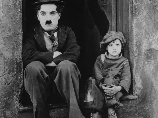 Oqituvchilar talabalar bilan jinsiy aloqada bolishadi. Juda katta jinsiy olatni bolgan barcha mamlakatlardan transseksuallar